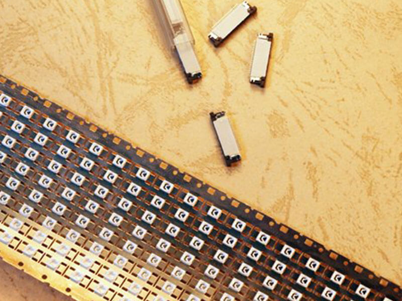 Automatic Injection Molding Machine Application